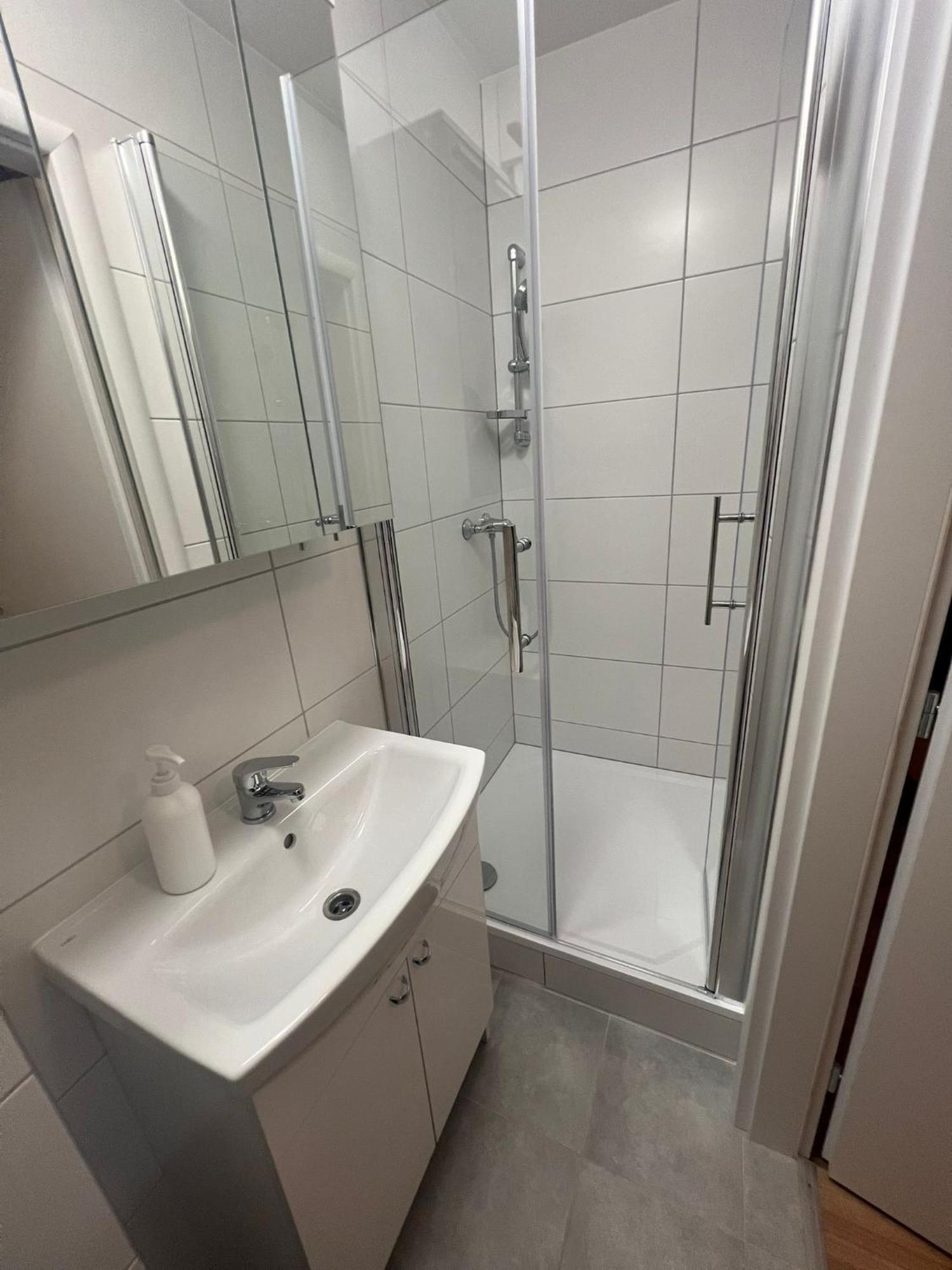 Zizkov Tower Suites Prague Exterior photo